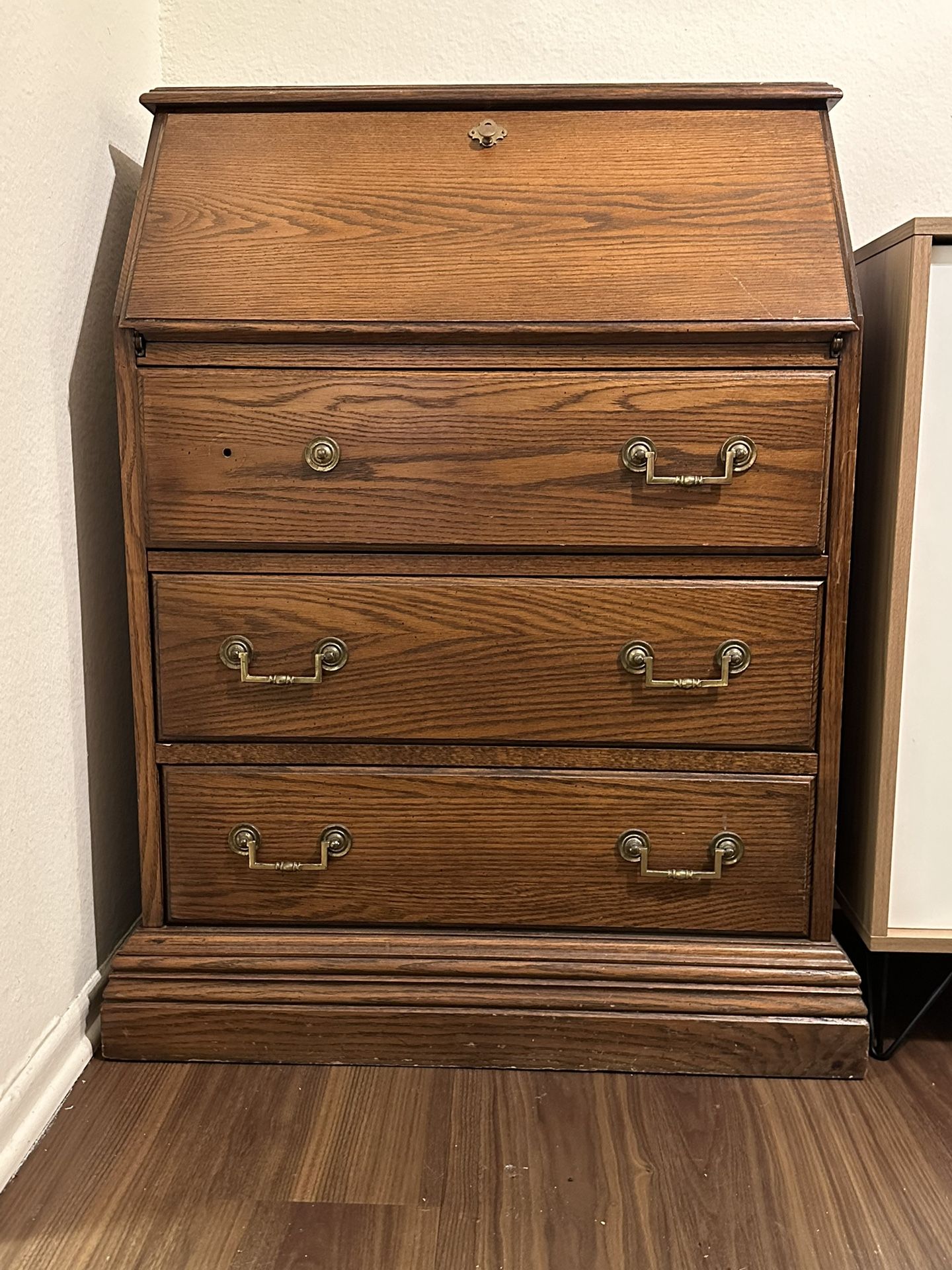 $250 - Vintage Secretary Desk Made By Jasper Cabinet