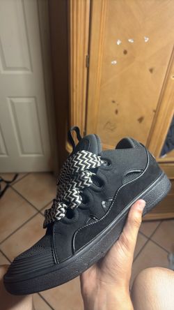 Lanvin curbs black