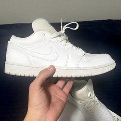 $40 Jordan Low White Excellent 