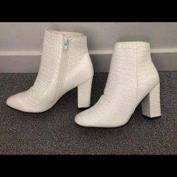 New women's ankle boots, size 7,5-8