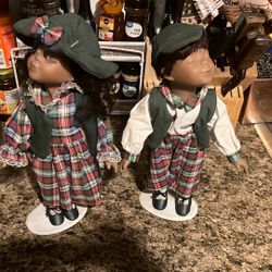 Porcelain Dolls With Stand 