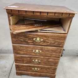 FREE DRESSER