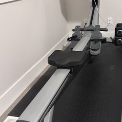 Hydrow Connected Rower – Excellent Condition