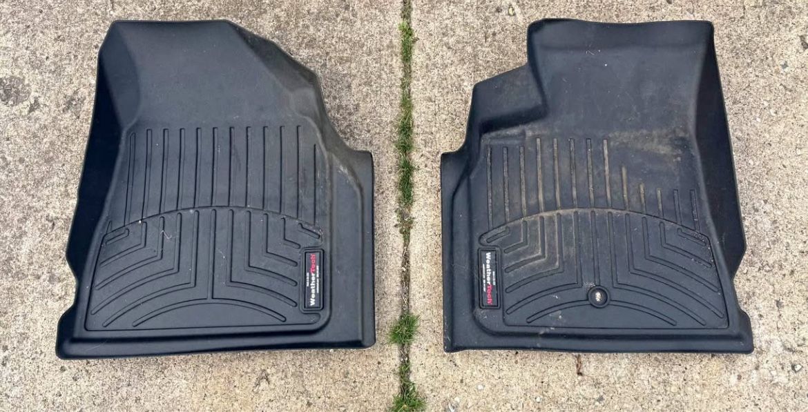 2009-2017 Chevrolet Traverse WeatherTech FloorLiners First & Second Row 442511