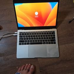Like New Dj Laptop 1 TB SSD 12 GB RAM SERATO - ABLETON - FINAL CUT PRO