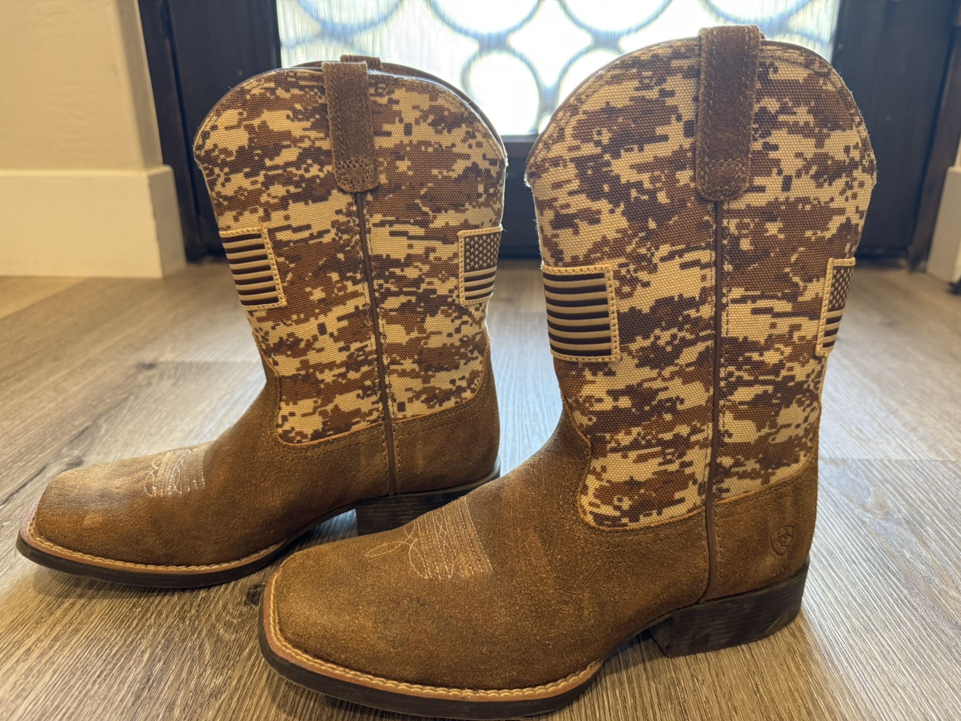 USA Cowboy Boots Ariat Size 4