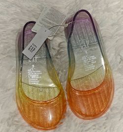 NWT Gap Toddler Jelly Shoes. Size 6.