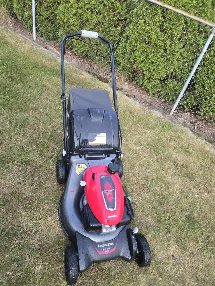 Honda Lawn Mower - m/n HRN216