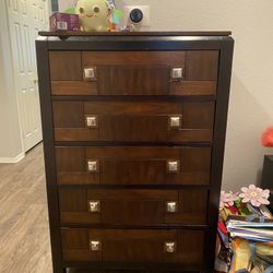 Akebia 33.5"' W 5 - Drawer Dresser