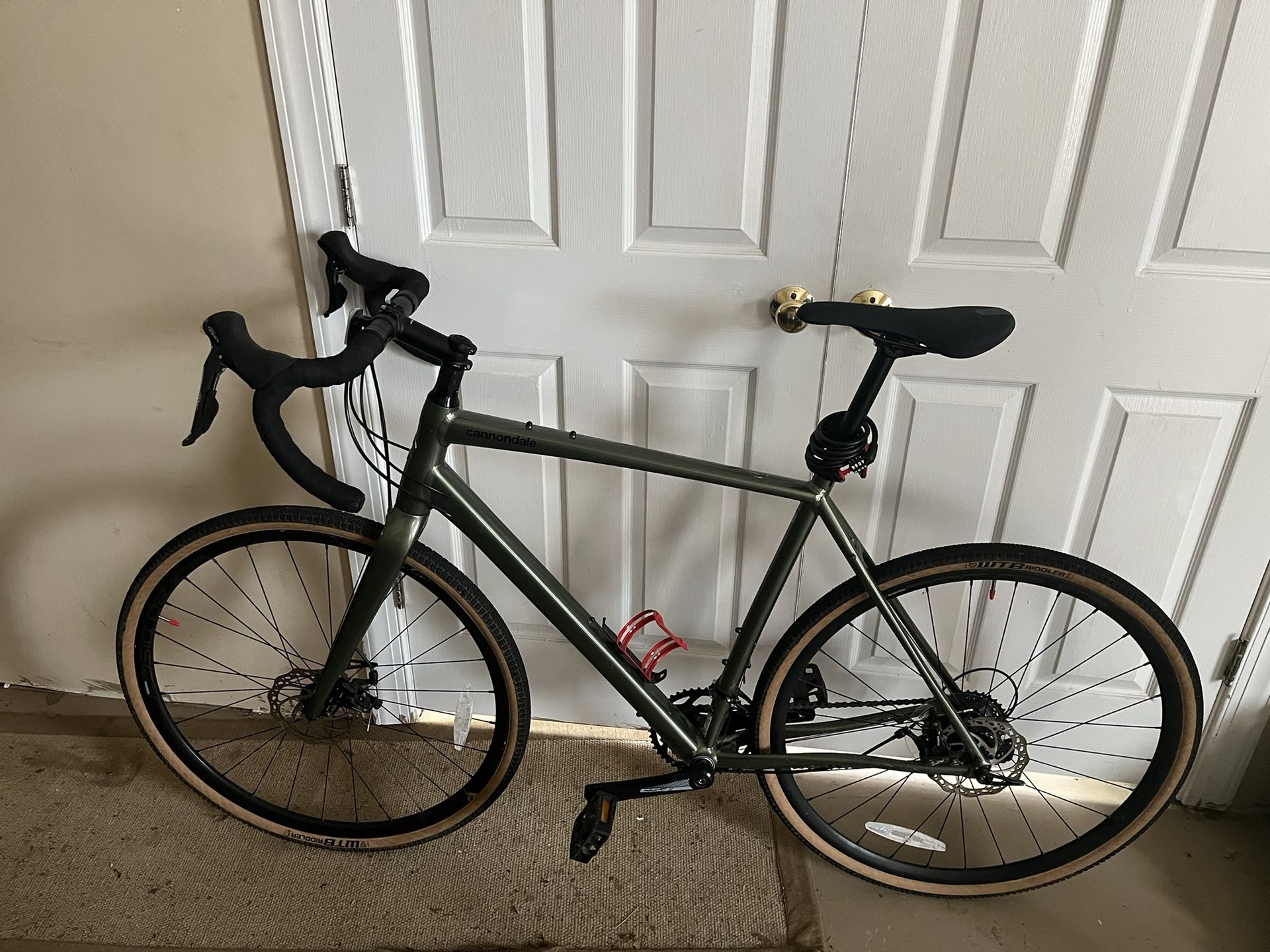 Advanced Cannondale Hybrid Bicycle - 2020