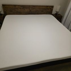 King Bedroom Set W/gel Foam Mattress Used A Few Times 