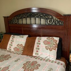 Bedroom Furniture Set