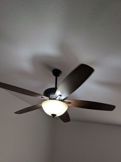 Ceiling fan with remote