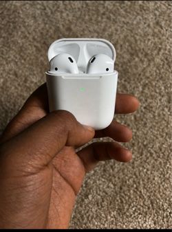 Apple AirPods2  with Charging Case