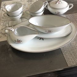 Vintage Nortitake Rosales Japan fine china set in the Rosales pattern (#5790) featuring pink roses, gray leaves and platinum trim