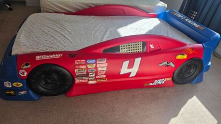 Racing car Kids bed frame