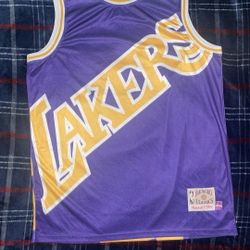 Kobe Bryant #24 purple Lakers jersey Size XL 