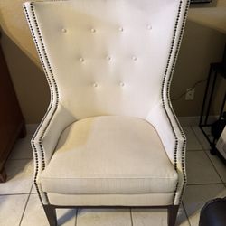 Modern White Accent Chair Great Condition $150 Gilbert And Ray Rd. Check All Pics And Offers.