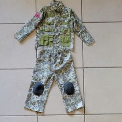 COSTUMES  USA TROOPER. kids size:small  4-6.