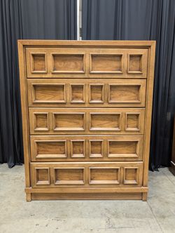 Drexel Five Drawer Wood Dresser in Honey Oak