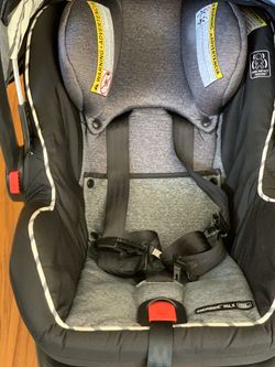 Graco SnugRide Click Connect 30/35 LX Infant Car Seat Base, Black with stroller. Like new. Willing to deliver