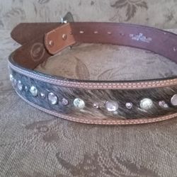 Montana Silversmith Belt/ Buckle  Size 28