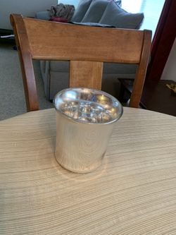 Mirror like glass ice bucket