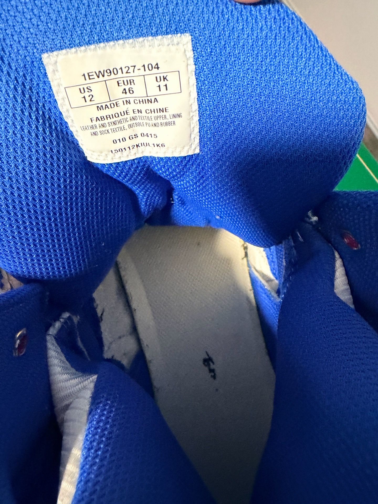 Basketball shoes