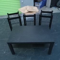 Bar Chairs  And Table 