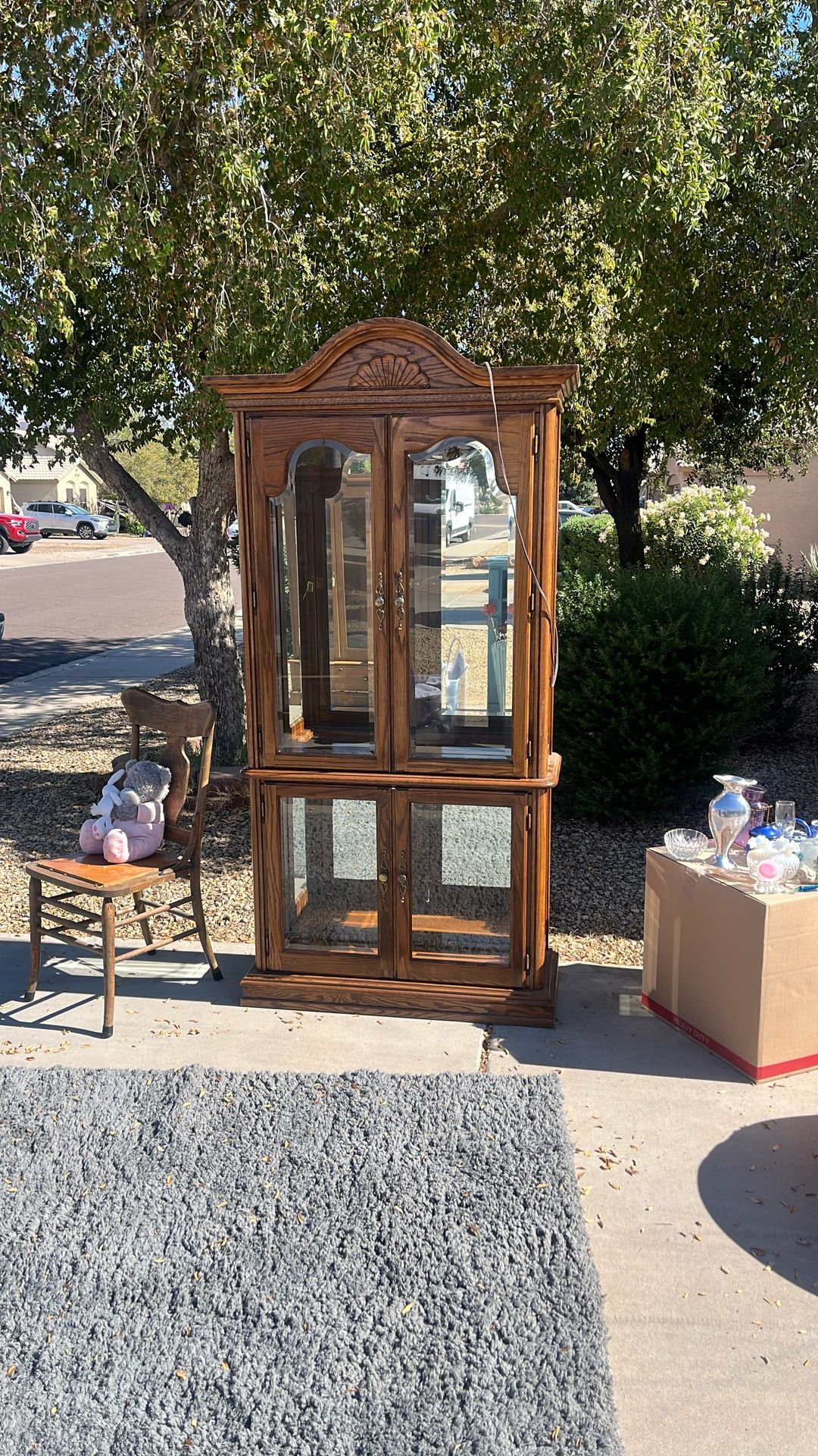 Show Case Cabinet With Lighting And 5 Glass Shelves