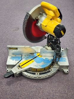 Dewalt 12" Single-Bevel Compound Miter Saw 15A