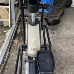 Nordictrack elliptical e7sv  Working 