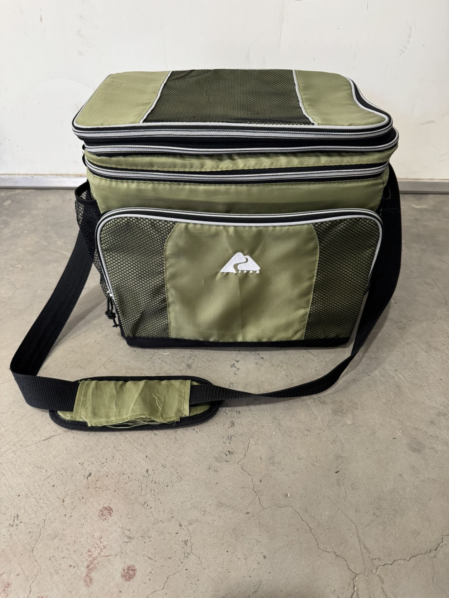 Ozark Trail Lunch Bag. -35ave & Glendale