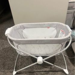 Fisher-Price Portable Baby Crib Bassinet