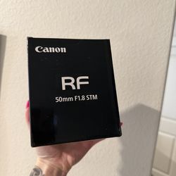 Canon RF50mm F1.8 STM Lens, Fixed Focal Length Prime Lens, Compatible with EOS R Series Mirrorless Cameras, Black