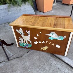 Mid Century Children’s Hope Chest