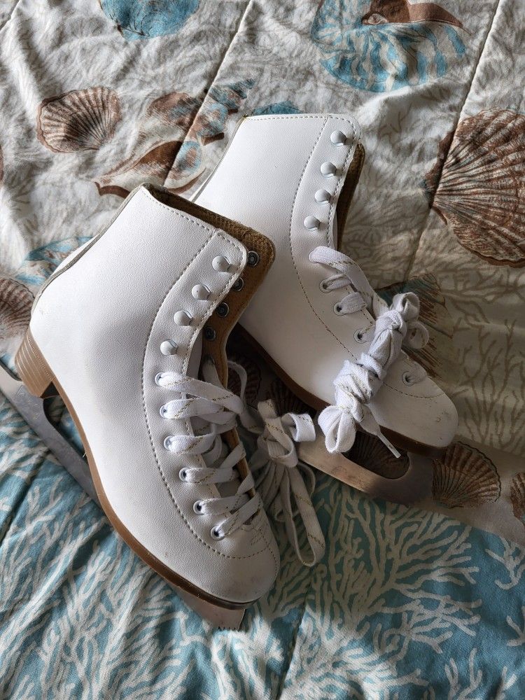 Ice Skates Size, US 4