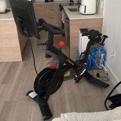 Peloton Bike