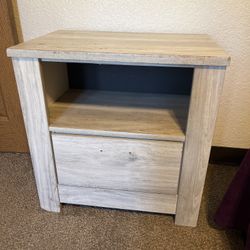 Wooded Nightstand 