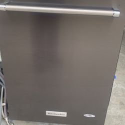 DISHWASHER 