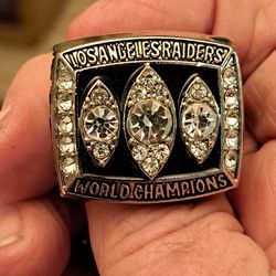 Raiders Super Bowl Ring Thumbnail