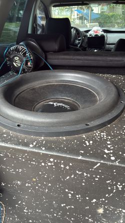 Skar 18” sub and box 375
