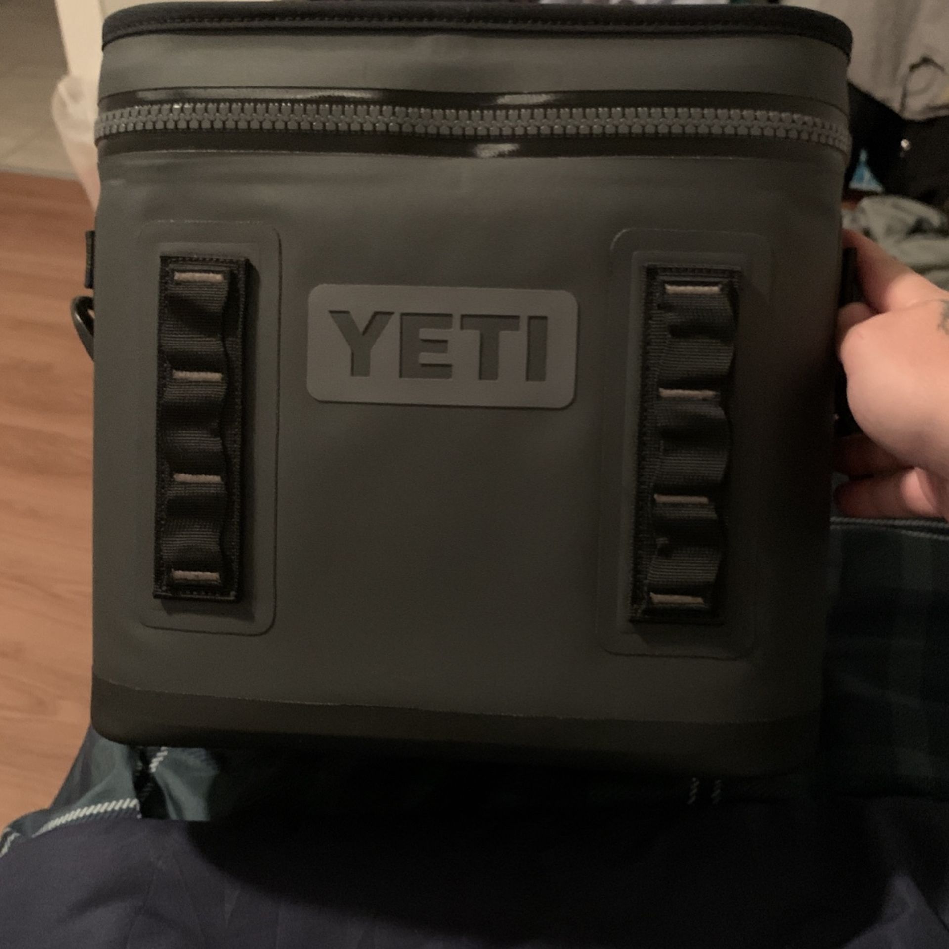 Yeti Cooler Hopper Flip12