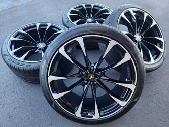 23” Lamborghini URUS Gloss Black/Machined OEM Wheels and Tires