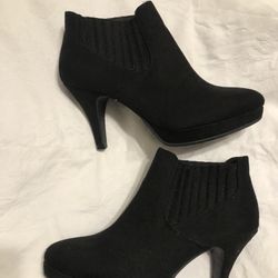Cute Black Boots Size 6 