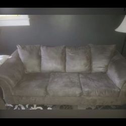 Pull Out Couch 