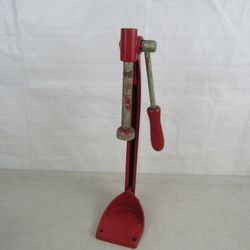 Vtg Cast Iron/Steel Bottle Capper Hand Press Machine Bottle Cap Tool


