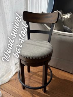 Ashley Furniture 30” Swivel Bar Stool | Solid Wood | Upholstered | Like New