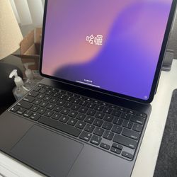 iPad Pro 13-inch WiFi + Cellular + Keyboard 