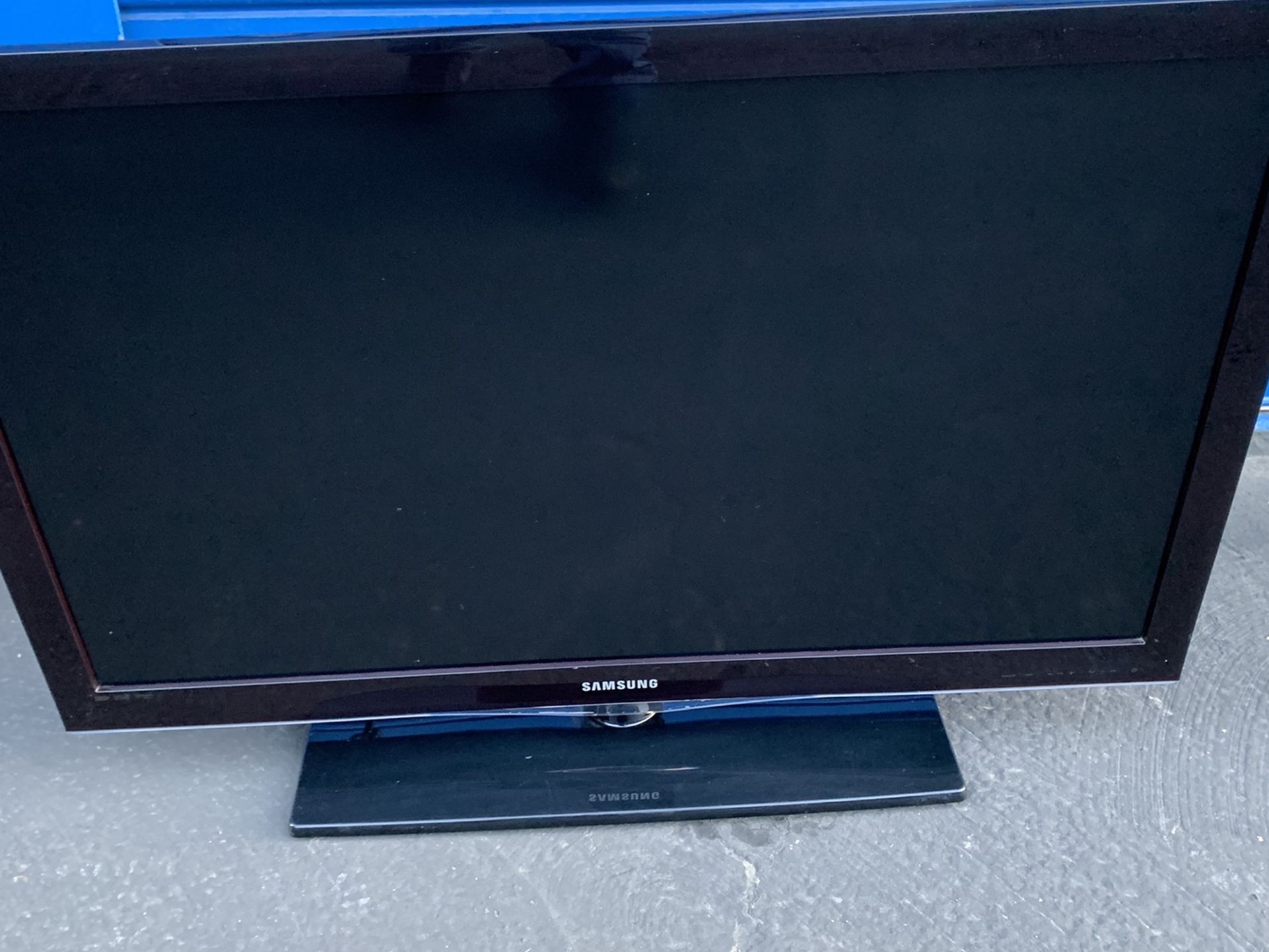 Samsung LCD 40” TV